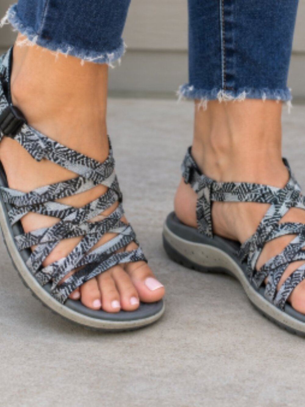 BareTraps Women’s Strappy Comfort Sandals Gray Black Woven Adjustable Sport Walk